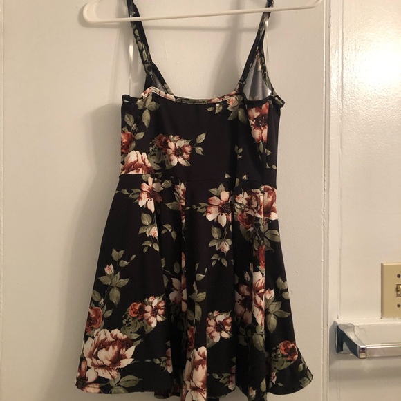 Floral Romper - Picture 2 of 2